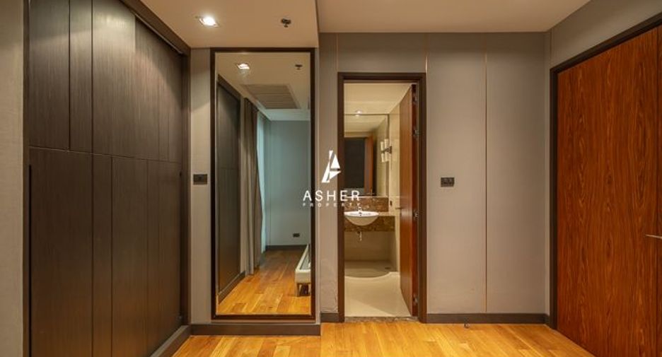 For rent and for sale 4 bedrooms condo in Khlong Toei, Bangkok
