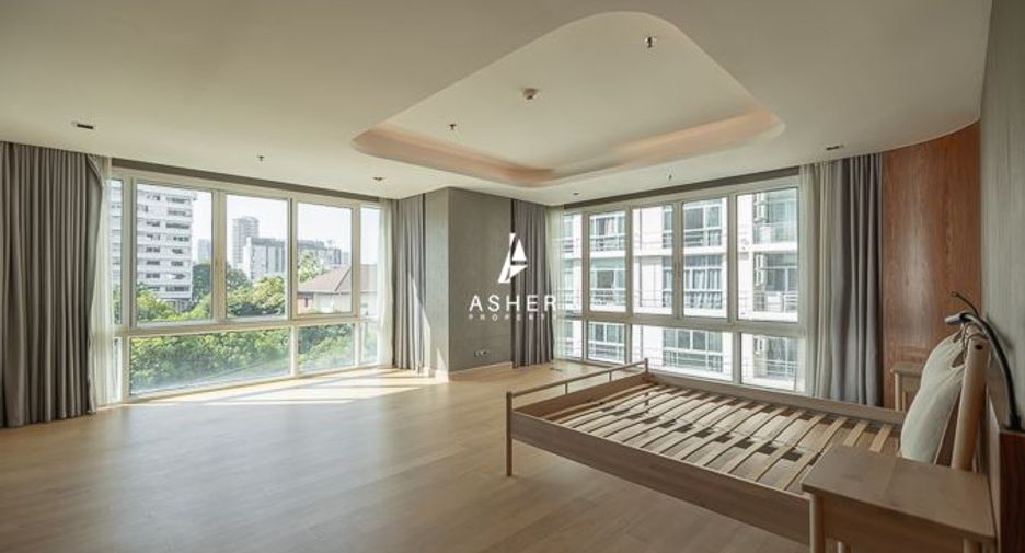 For rent and for sale 4 bedrooms condo in Khlong Toei, Bangkok