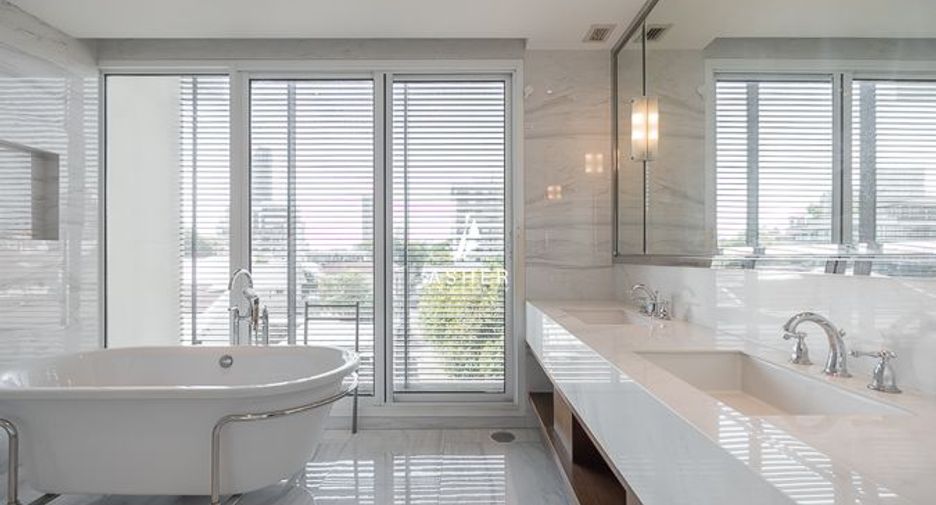 For rent and for sale 4 bedrooms condo in Khlong Toei, Bangkok