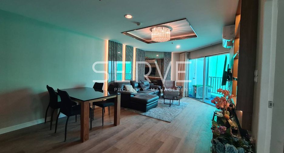 For rent 4 bed condo in Huai Khwang, Bangkok