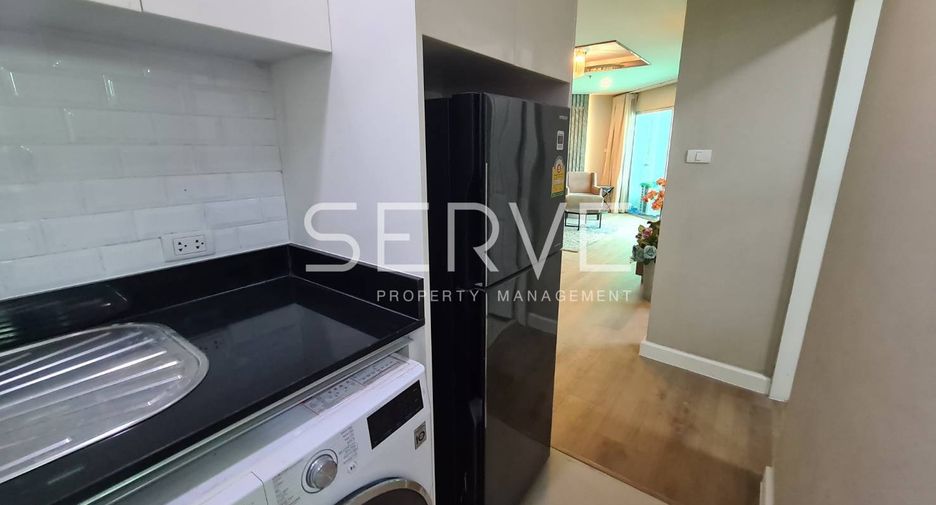 For rent 4 bed condo in Huai Khwang, Bangkok