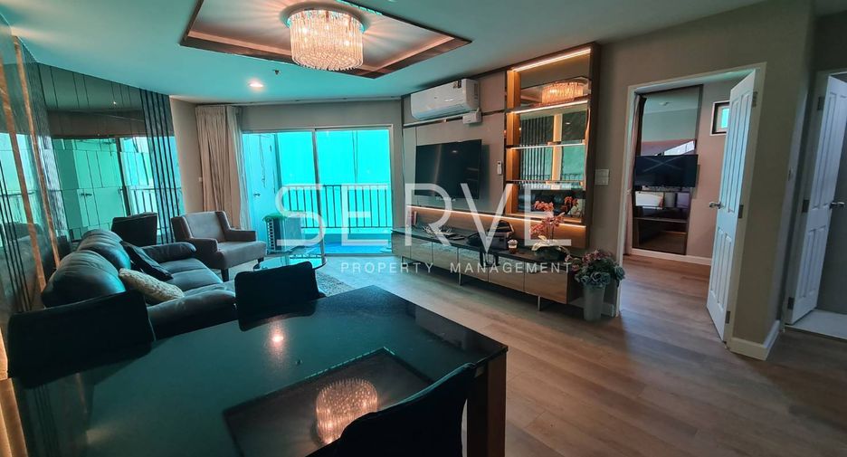 For rent 4 bed condo in Huai Khwang, Bangkok