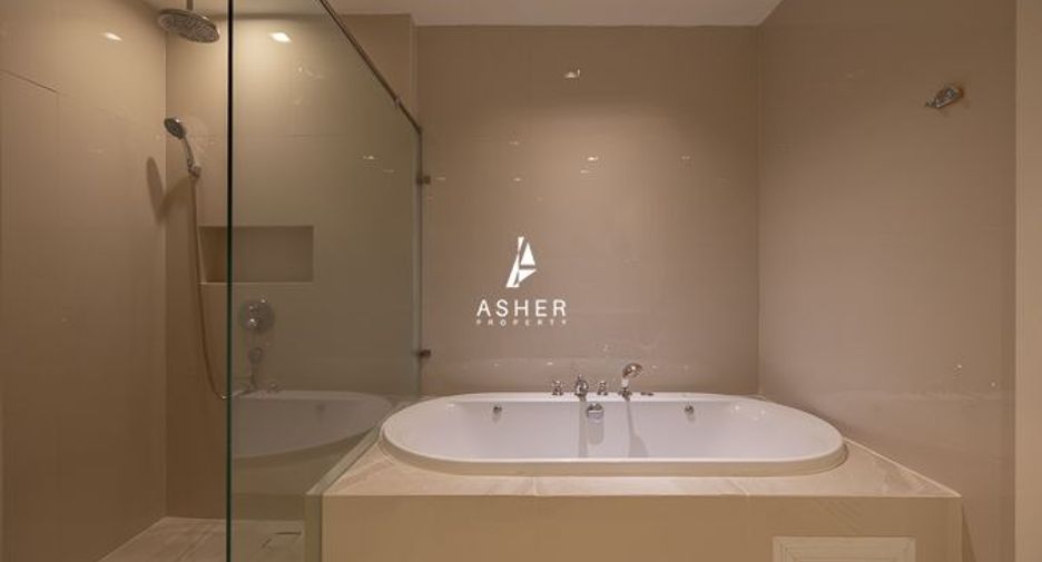Wohnung zur Miete mit 2 Zimmer in Pathum Wan, Bangkok