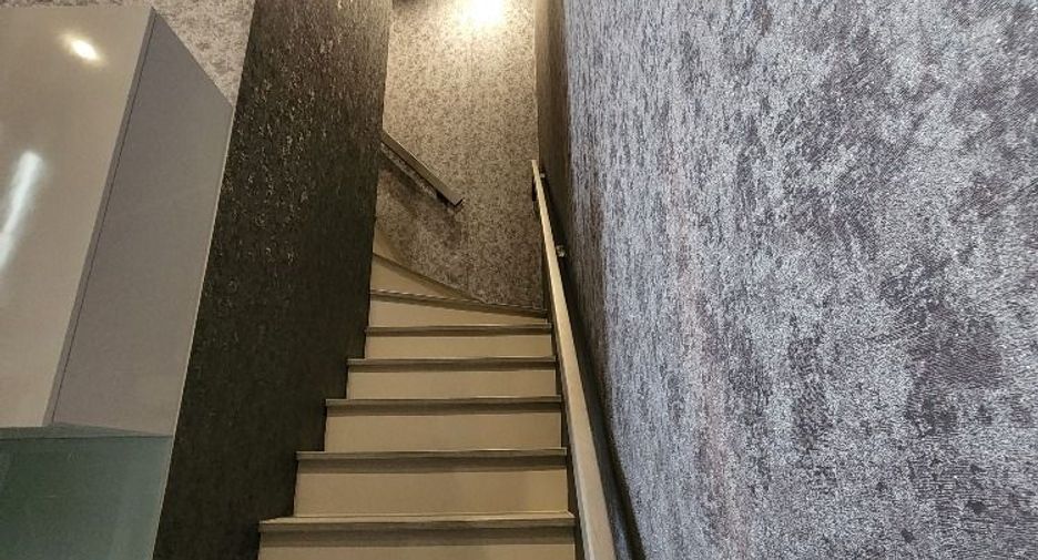 For sale 1 bed condo in Phra Khanong, Bangkok