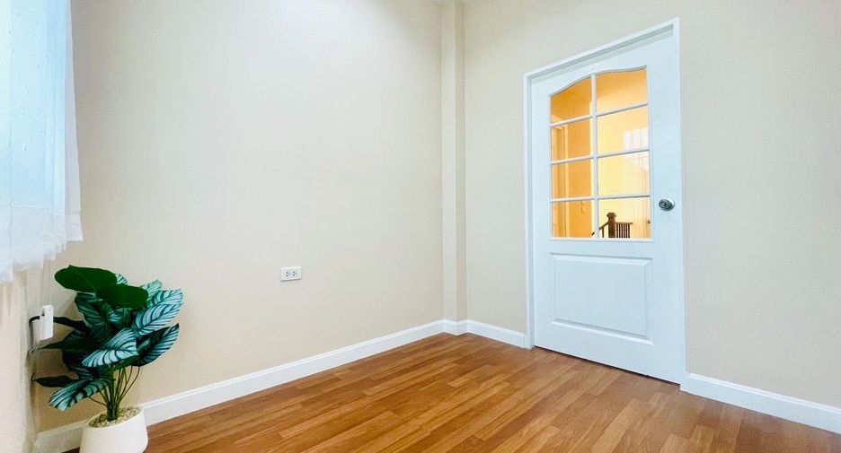 Haus zum Kauf mit 4 Zimmer in Nong Khaem, Bangkok