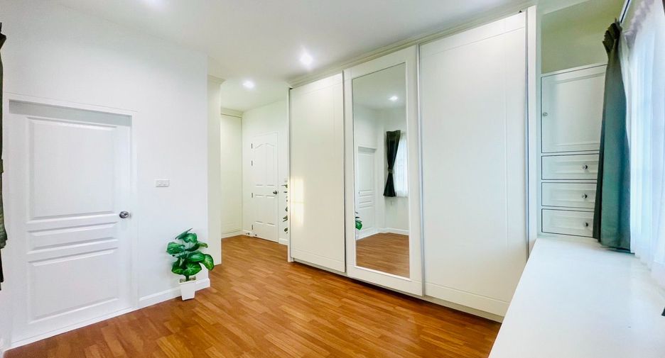 Haus zum Kauf mit 4 Zimmer in Nong Khaem, Bangkok