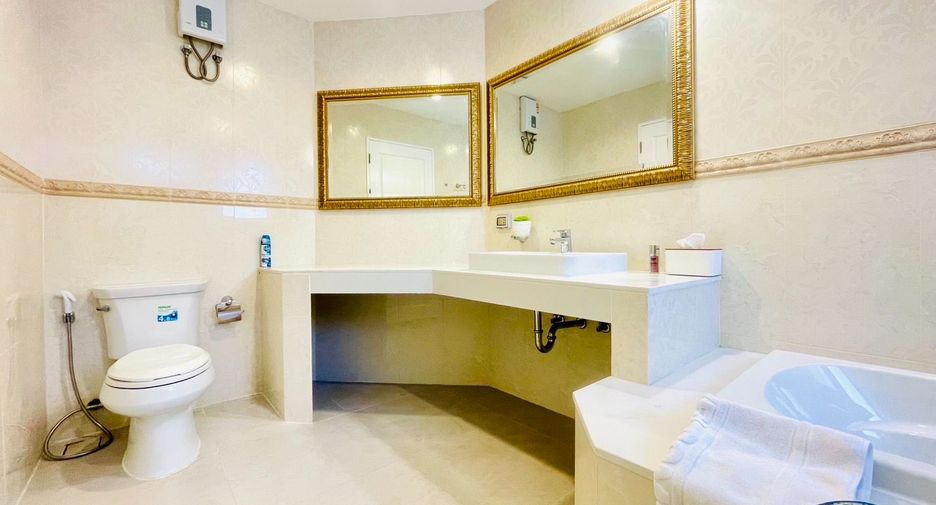 Haus zum Kauf mit 4 Zimmer in Nong Khaem, Bangkok