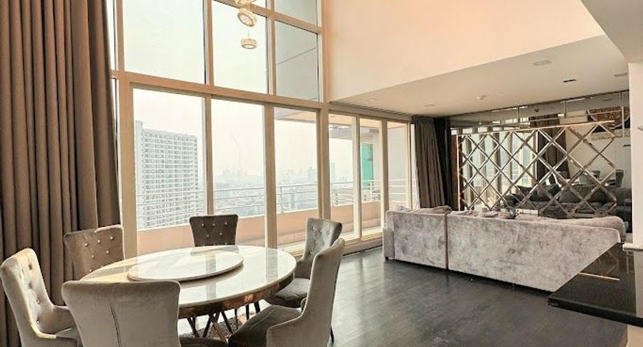 À louer et à vendre 3 chambres condo à Khlong San, Bangkok