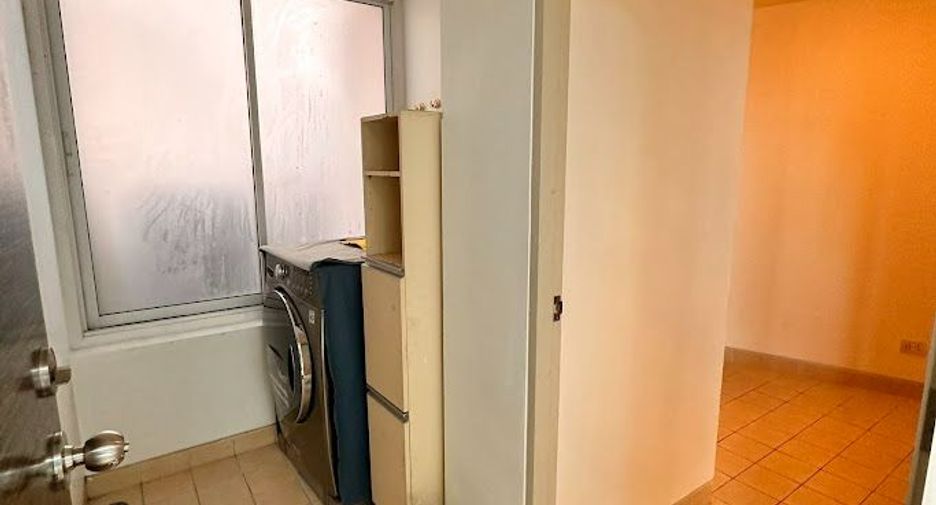 À louer et à vendre 3 chambres condo à Khlong San, Bangkok