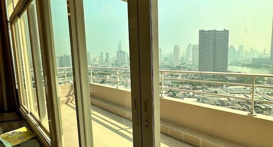 À louer et à vendre 3 chambres condo à Khlong San, Bangkok