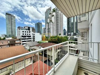 À louer 2 chambres appartement avec services à Sathon, Bangkok