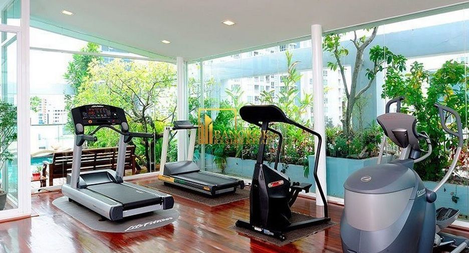 À louer 2 chambres appartement avec services à Sathon, Bangkok