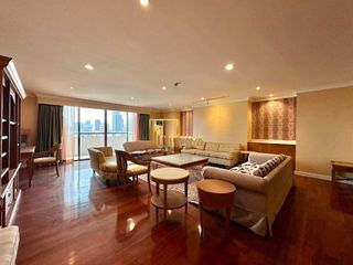 For rent 3 bedrooms condo in Watthana, Bangkok