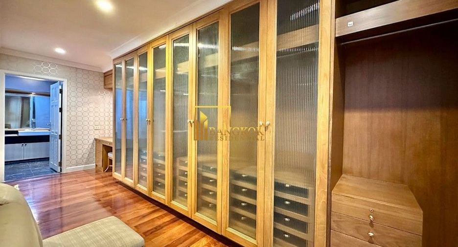 Condo en alquiler de 3 habitaciones en Watthana, Bangkok