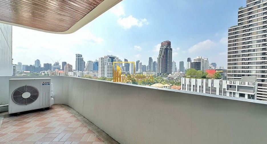 Condo en alquiler de 3 habitaciones en Watthana, Bangkok