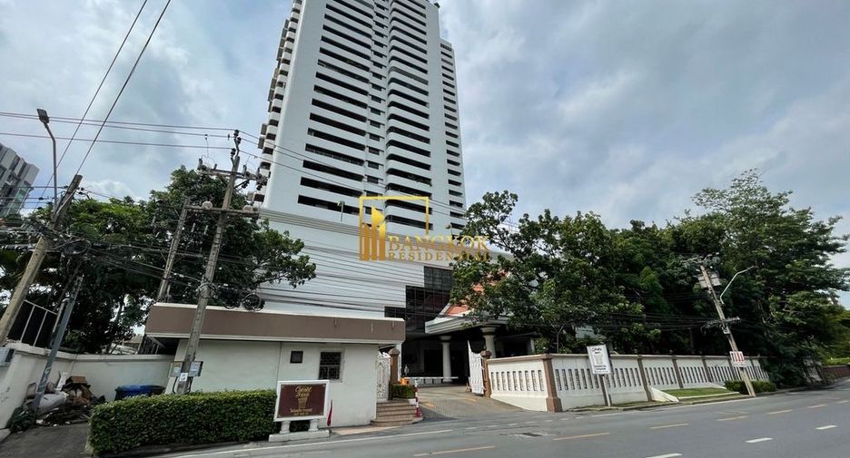 Condo en alquiler de 3 habitaciones en Watthana, Bangkok