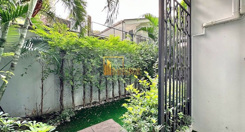 For rent 2 bedrooms condo in Pathum Wan, Bangkok