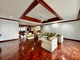 For rent 3 bedrooms apartment in Khlong Toei, Bangkok
