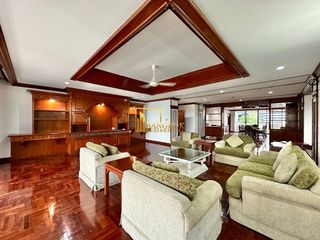 For rent 3 bedrooms apartment in Khlong Toei, Bangkok
