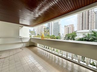 For rent 3 bedrooms apartment in Khlong Toei, Bangkok