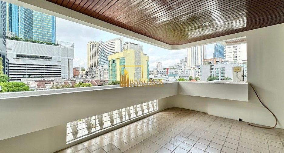 For rent 3 bedrooms apartment in Khlong Toei, Bangkok