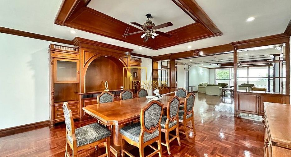 For rent 3 bedrooms apartment in Khlong Toei, Bangkok