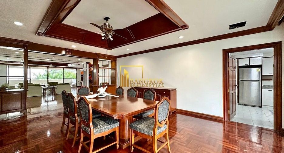 For rent 3 bedrooms apartment in Khlong Toei, Bangkok