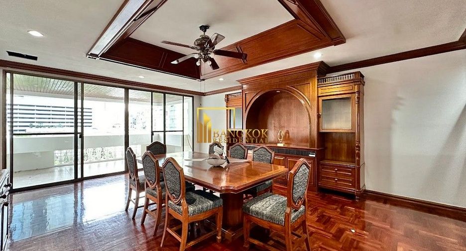 For rent 3 bedrooms apartment in Khlong Toei, Bangkok
