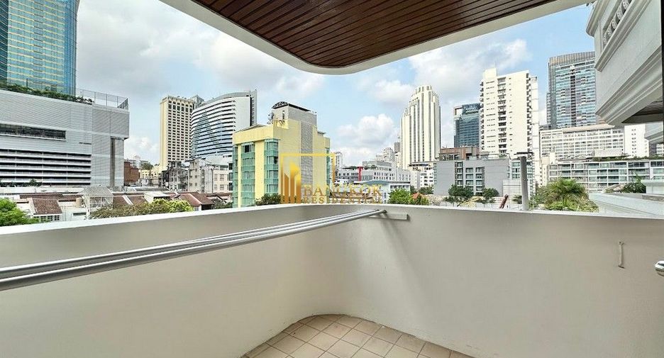 For rent 3 bedrooms apartment in Khlong Toei, Bangkok