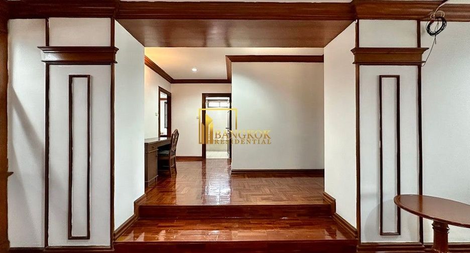 For rent 3 bedrooms apartment in Khlong Toei, Bangkok