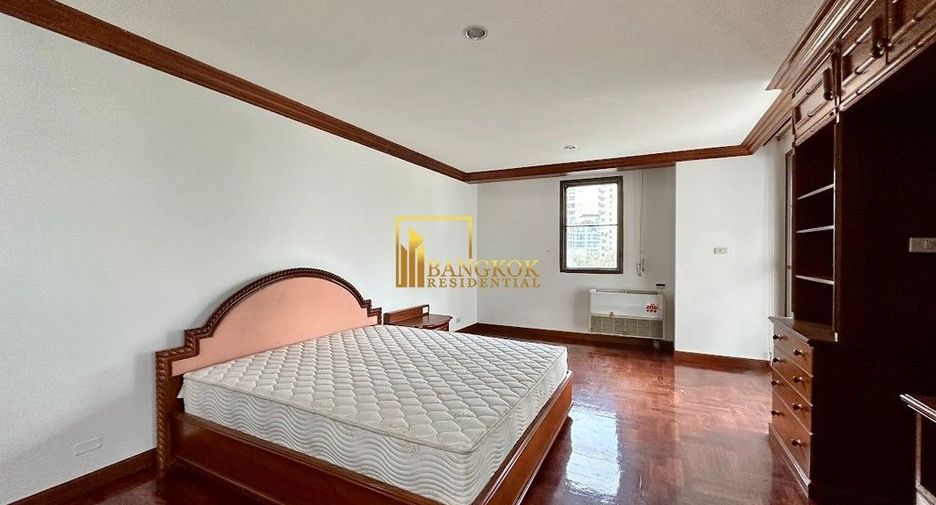 For rent 3 bedrooms apartment in Khlong Toei, Bangkok