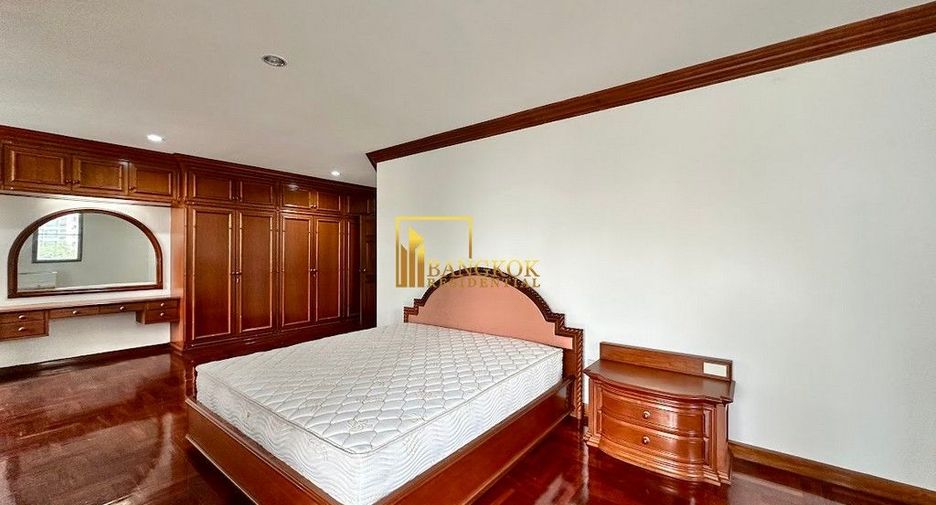 For rent 3 bedrooms apartment in Khlong Toei, Bangkok