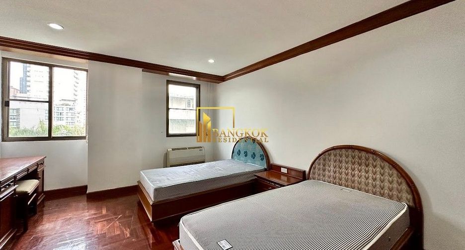 For rent 3 bedrooms apartment in Khlong Toei, Bangkok