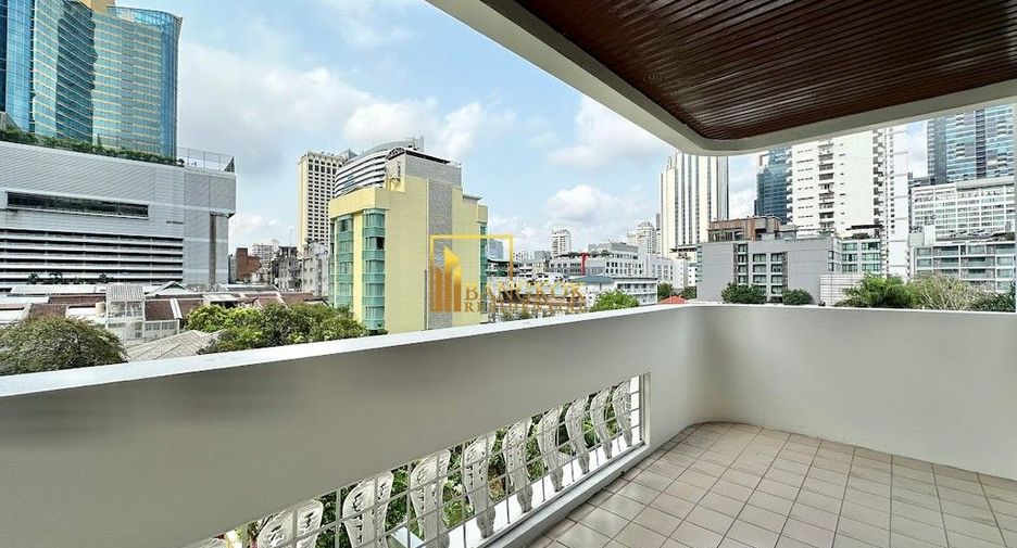 For rent 3 bedrooms apartment in Khlong Toei, Bangkok