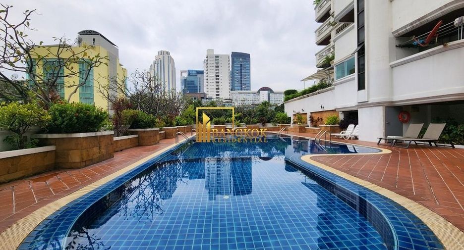 For rent 3 bedrooms apartment in Khlong Toei, Bangkok