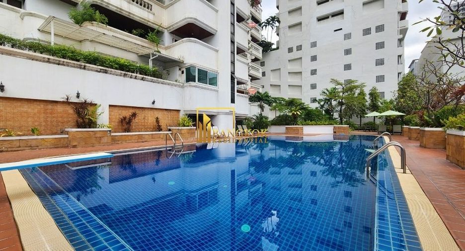 For rent 3 bedrooms apartment in Khlong Toei, Bangkok