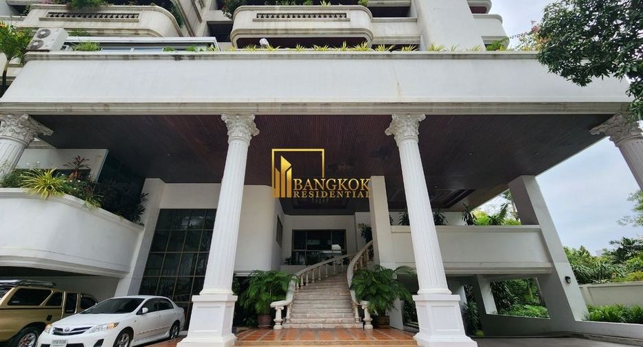 For rent 3 bedrooms apartment in Khlong Toei, Bangkok
