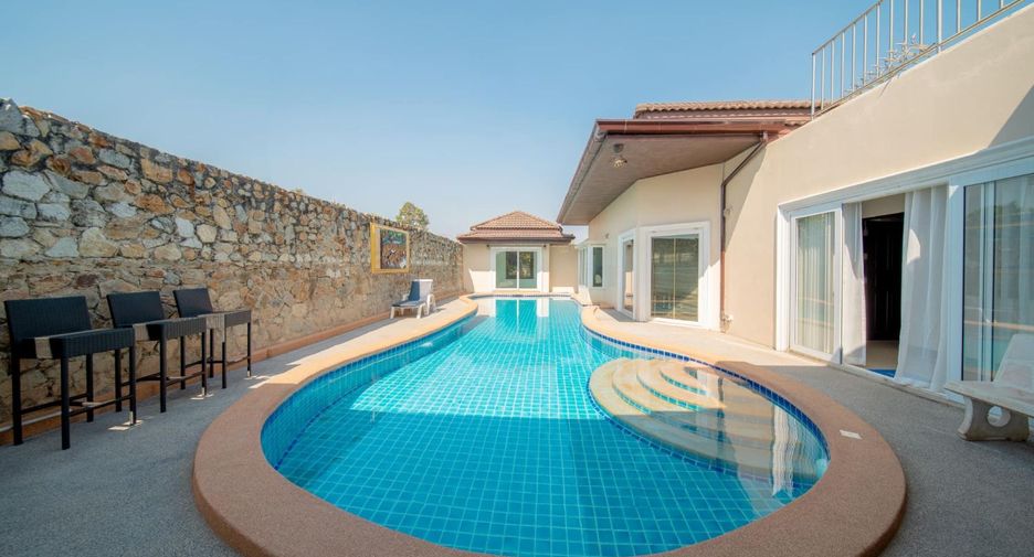 Casa en alquiler de 4 habitaciones en Bang Lamung, Chonburi