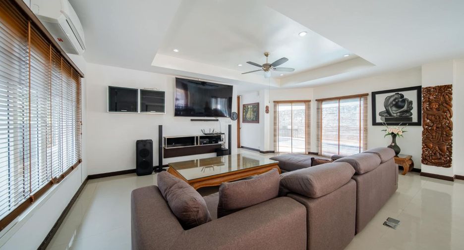 Casa en alquiler de 4 habitaciones en Bang Lamung, Chonburi