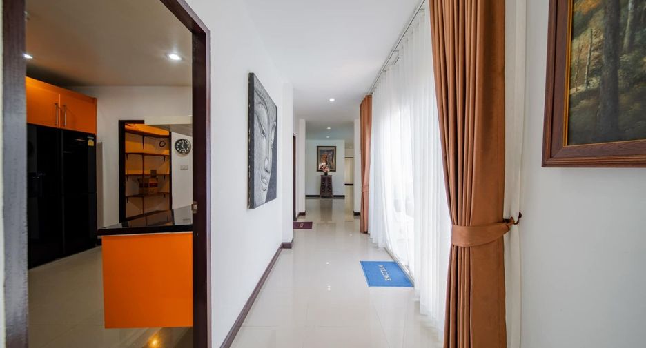 Casa en alquiler de 4 habitaciones en Bang Lamung, Chonburi