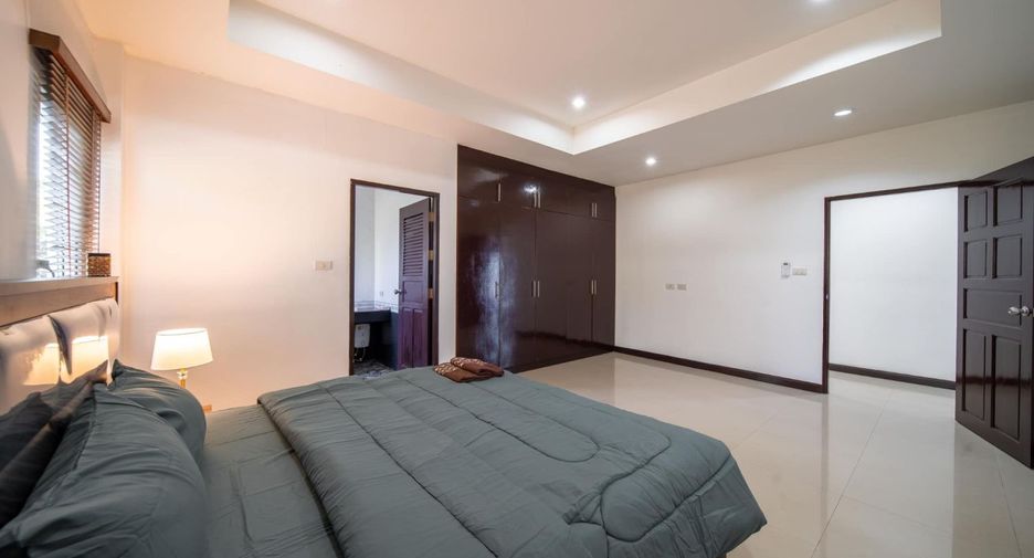 Casa en alquiler de 4 habitaciones en Bang Lamung, Chonburi
