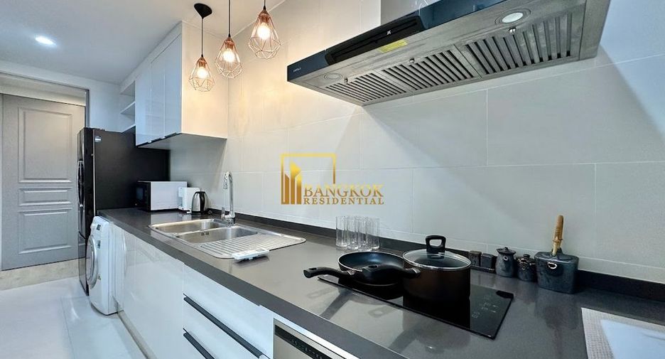 For rent 2 bedrooms apartment in Watthana, Bangkok