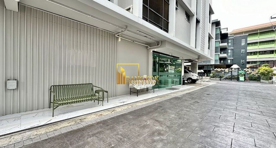 For rent 2 bedrooms apartment in Watthana, Bangkok