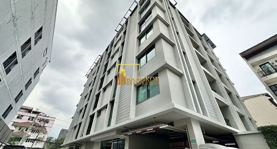 For rent 2 bedrooms apartment in Watthana, Bangkok