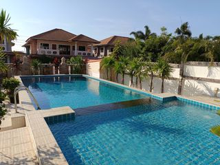 À louer 4 chambres maison à Bang Lamung, Chonburi