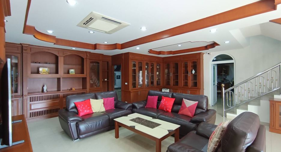 À louer 4 chambres maison à Bang Lamung, Chonburi