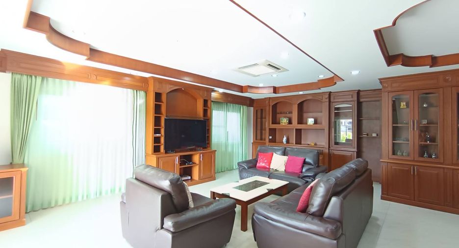 À louer 4 chambres maison à Bang Lamung, Chonburi