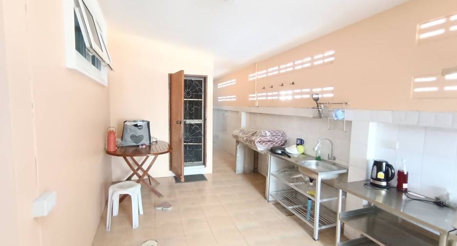 À louer 4 chambres maison à Bang Lamung, Chonburi