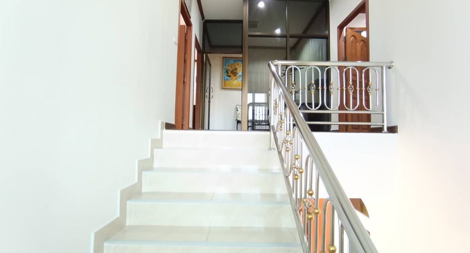 À louer 4 chambres maison à Bang Lamung, Chonburi