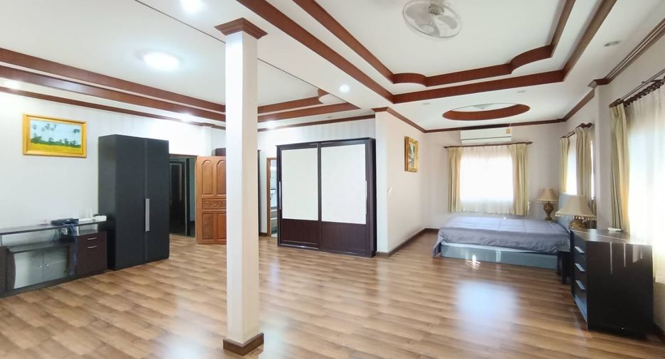 À louer 4 chambres maison à Bang Lamung, Chonburi